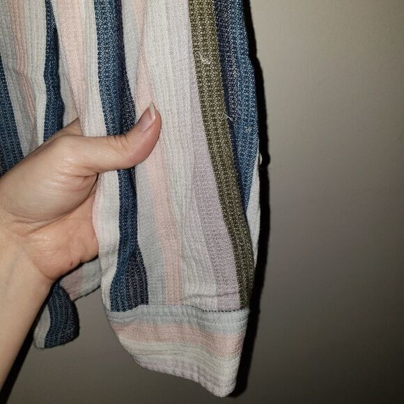 SONOMA VERTICAL STRIPE LIGHTWEIGHT  BAGGY BUTTON DOWN SHIRT SIZE MEDIUM - Picture 3 of 6